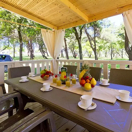 Prázdninový areál Quality Mobile Homes In Kazela 4*