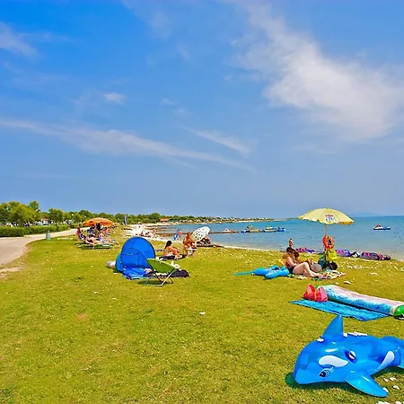 ホリデーパーク Quality Mobile Homes In Kazela メドゥリン