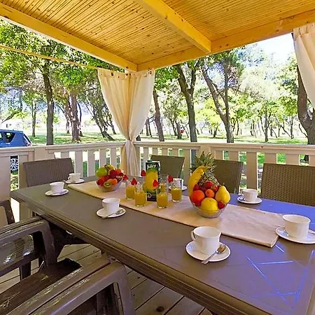Prázdninový areál Quality Mobile Homes In Kazela 4*