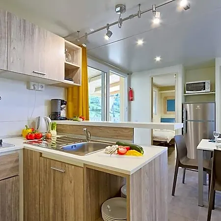 Prázdninový areál Quality Mobile Homes In Kazela 4*